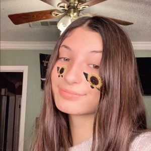 Meet your Posher, Courtney